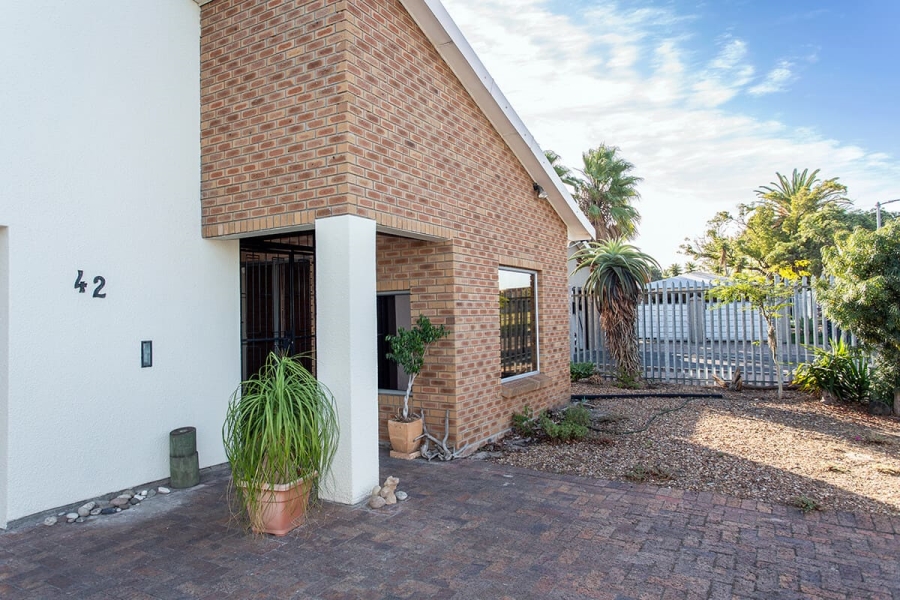 3 Bedroom Property for Sale in Ferndale Western Cape